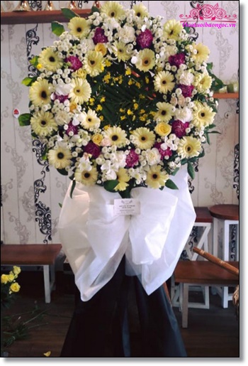 Vòng hoa tang lễ HV208