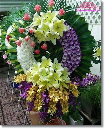 Vòng hoa tang lễ HV216