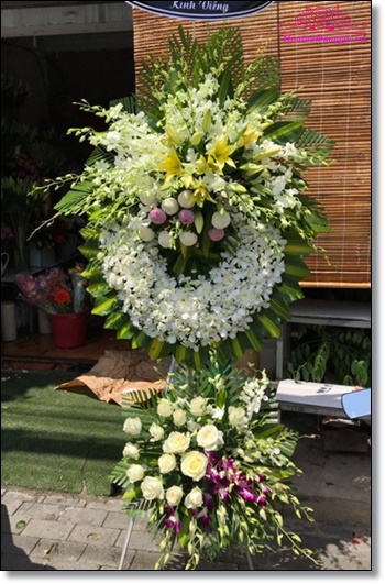 Vòng hoa tang lễ HV228