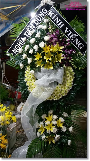 Vòng hoa tang lễ HV232