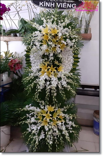 Vòng hoa tang lễ HV240